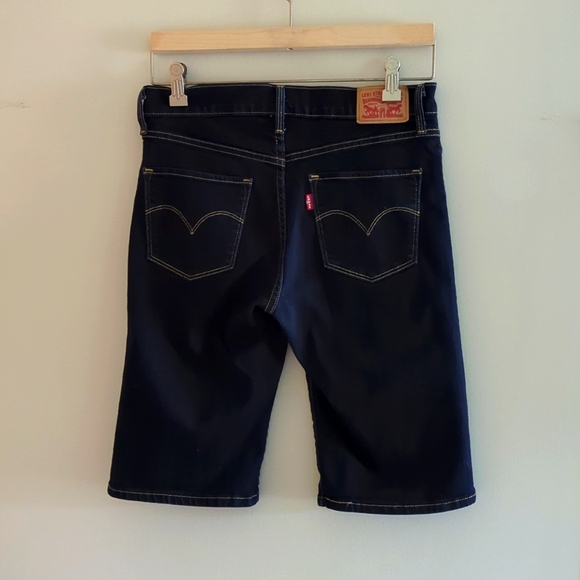 Levi's mid-rise Bermuda dark indigo denim shorts 27 - Picture 2 of 8